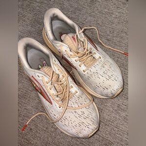 Brooks Cream and Orange Athletic Shoes Glycerin 21
